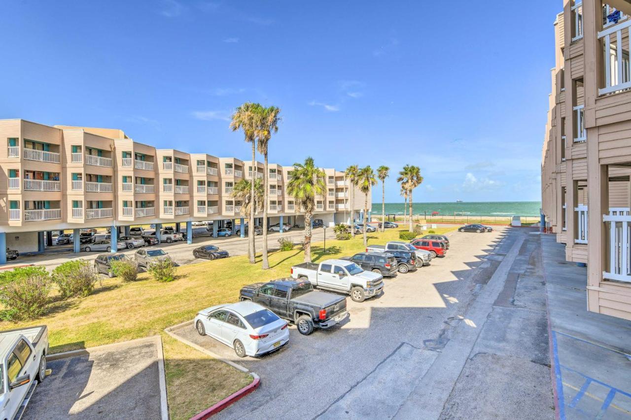 Beachside Corpus Christi Condo With Amenities! Exterior photo