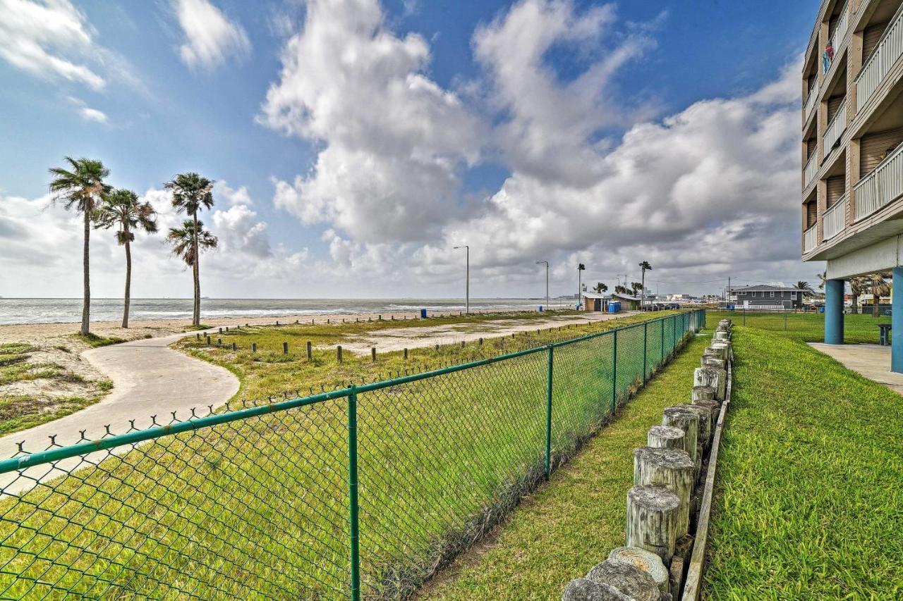 Beachside Corpus Christi Condo With Amenities! Exterior photo